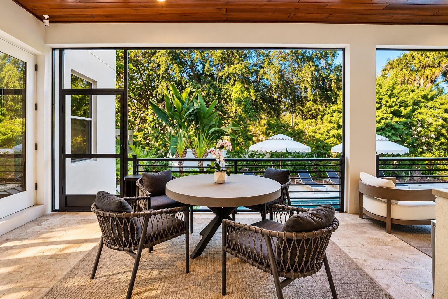 Screened in Patio - 4807 W LONGFELLOW AVE, TAMPA