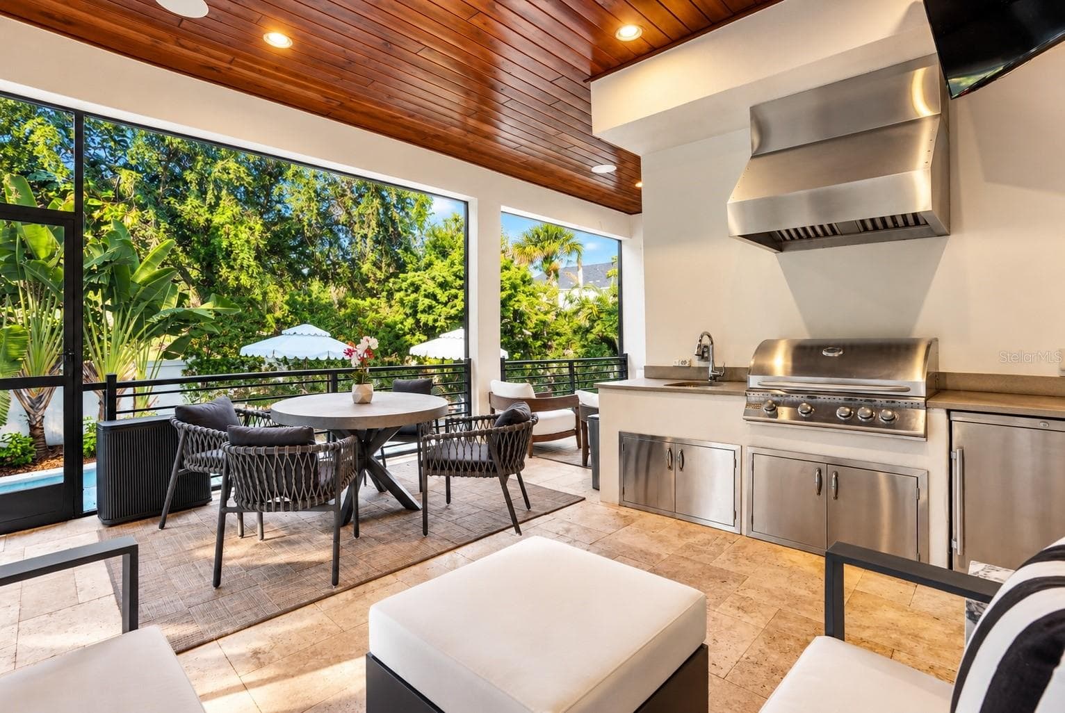 Outdoor Kitchen - 4807 W LONGFELLOW AVE, TAMPA
