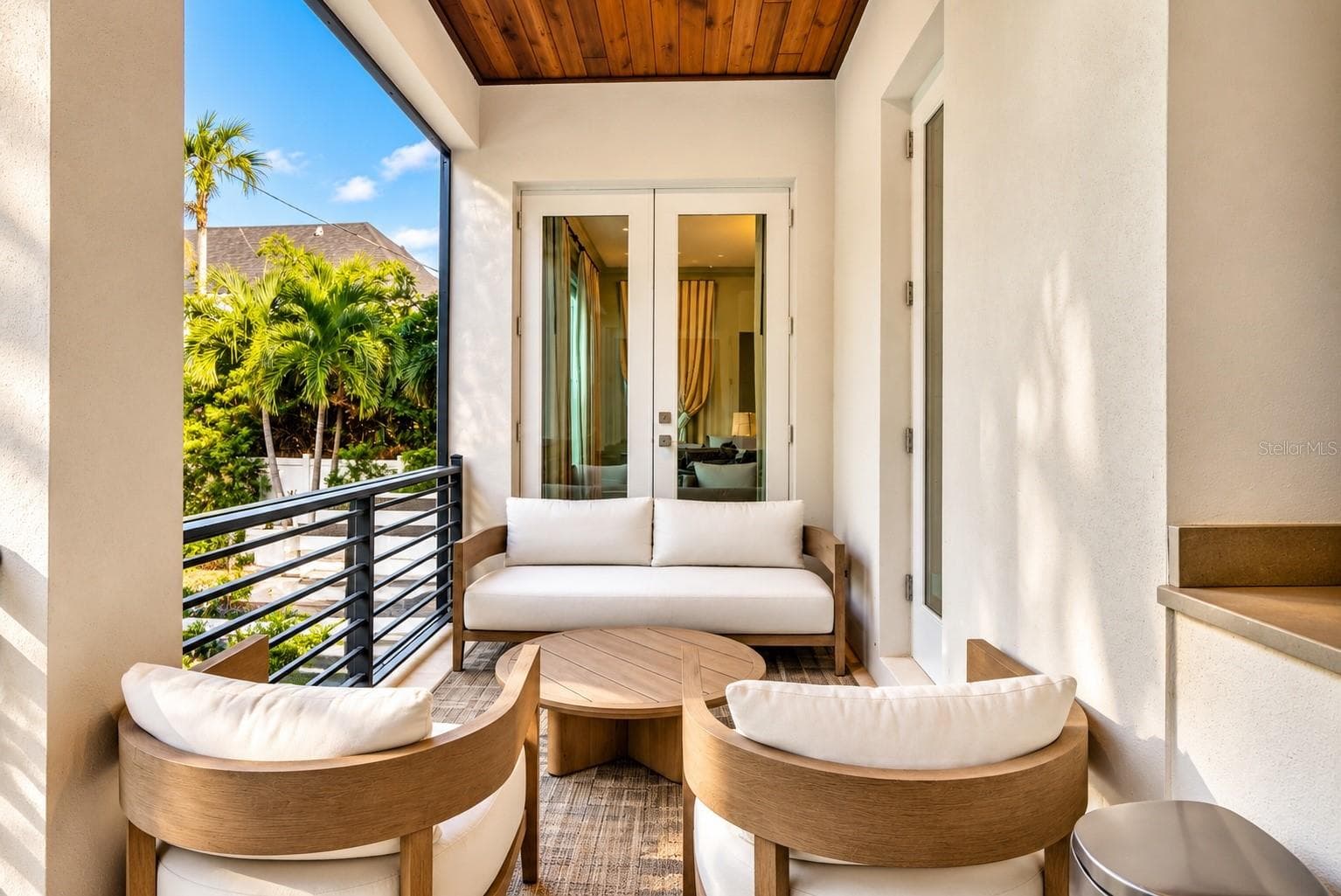 Screened in Patio - 4807 W LONGFELLOW AVE, TAMPA