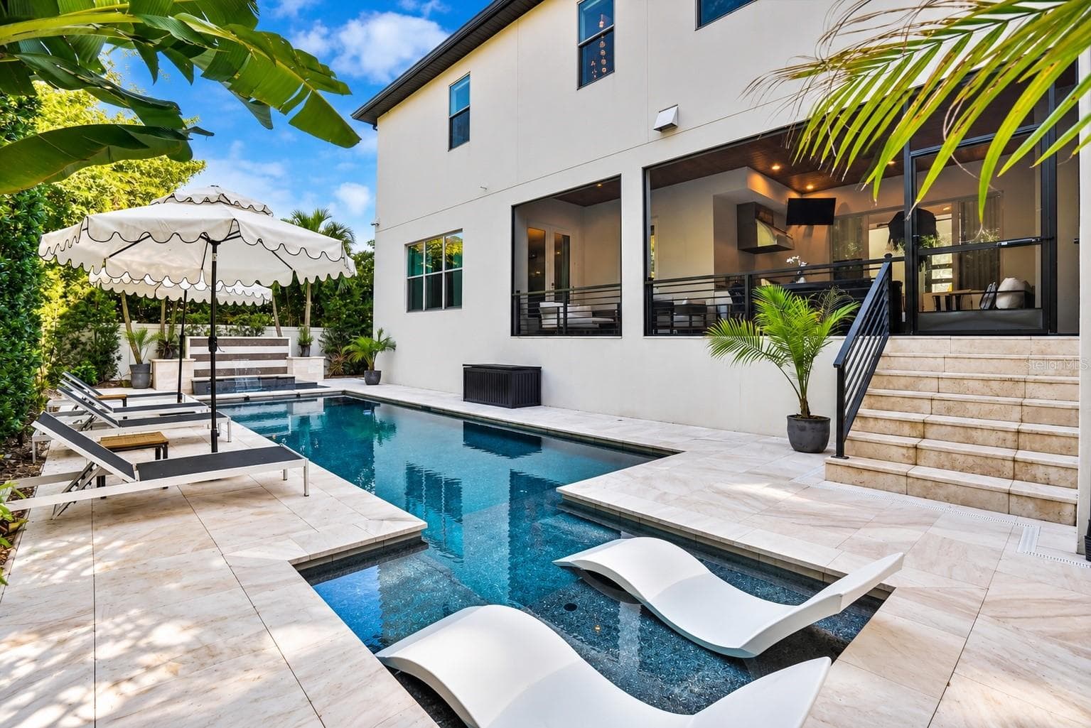 Pool Sun Shelf - 4807 W LONGFELLOW AVE, TAMPA