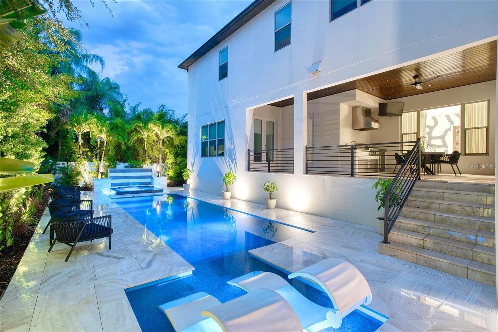 Pool Sun Shelf - 4807 W LONGFELLOW AVE, TAMPA