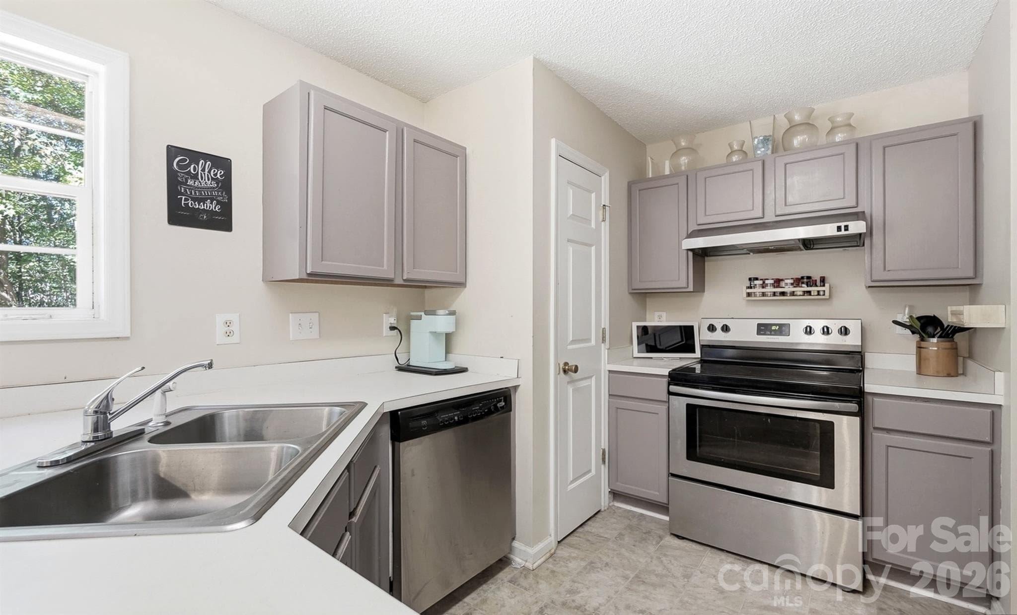 Chef's Kitchen - 2116 Gambrel Way, Monroe