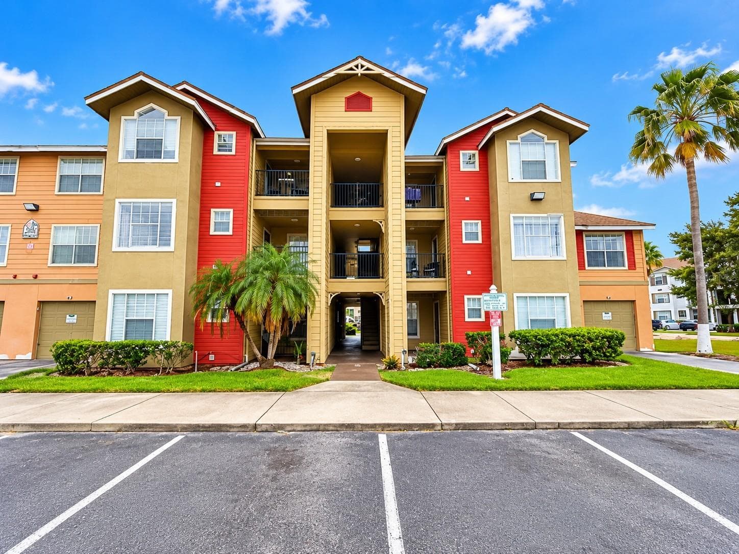 Condominium at 2210 GRAND CAYMAN CT #1733, KISSIMMEE, photo 2 of 32