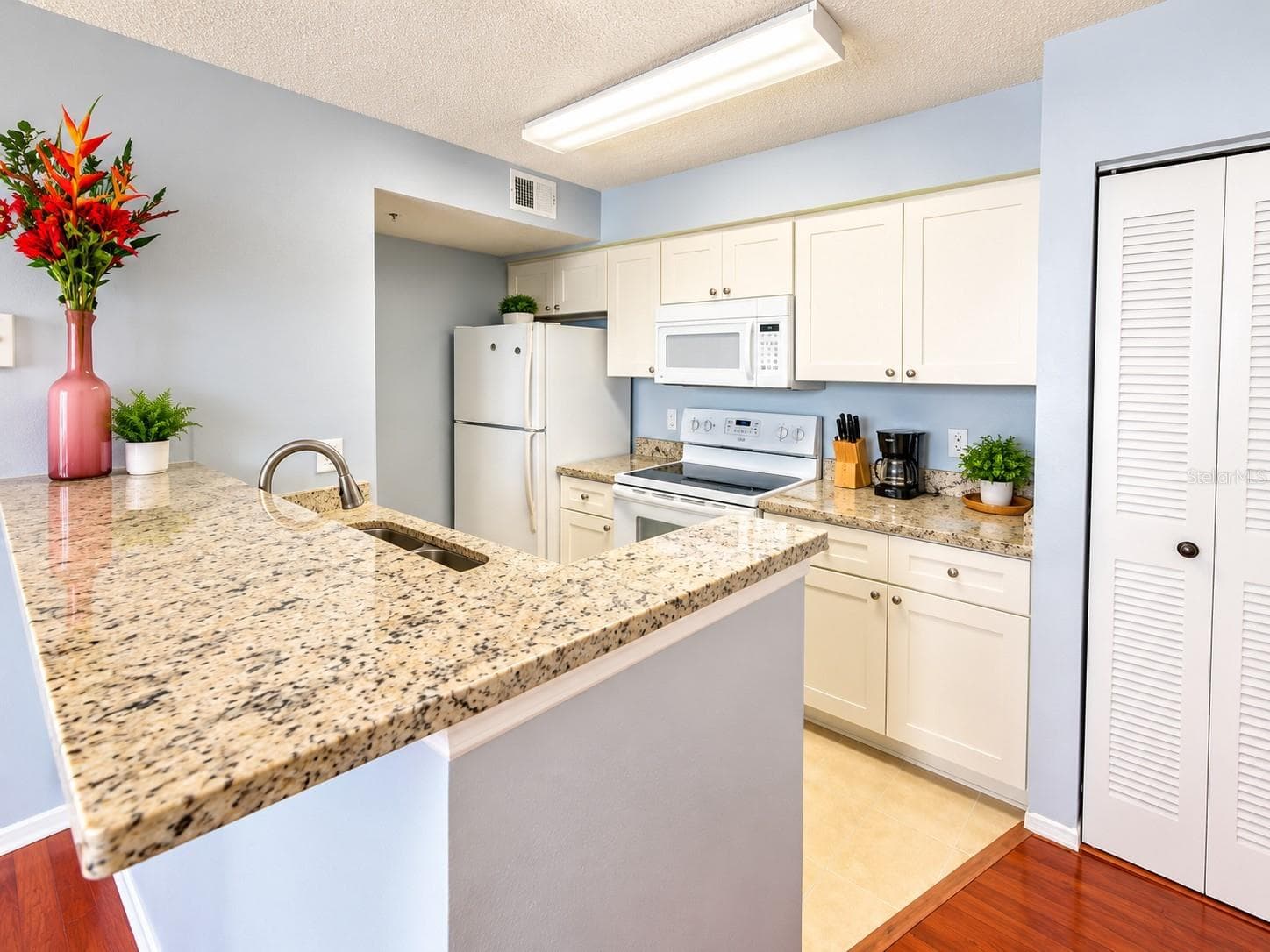 Condominium at 2210 GRAND CAYMAN CT #1733, KISSIMMEE, photo 7 of 32