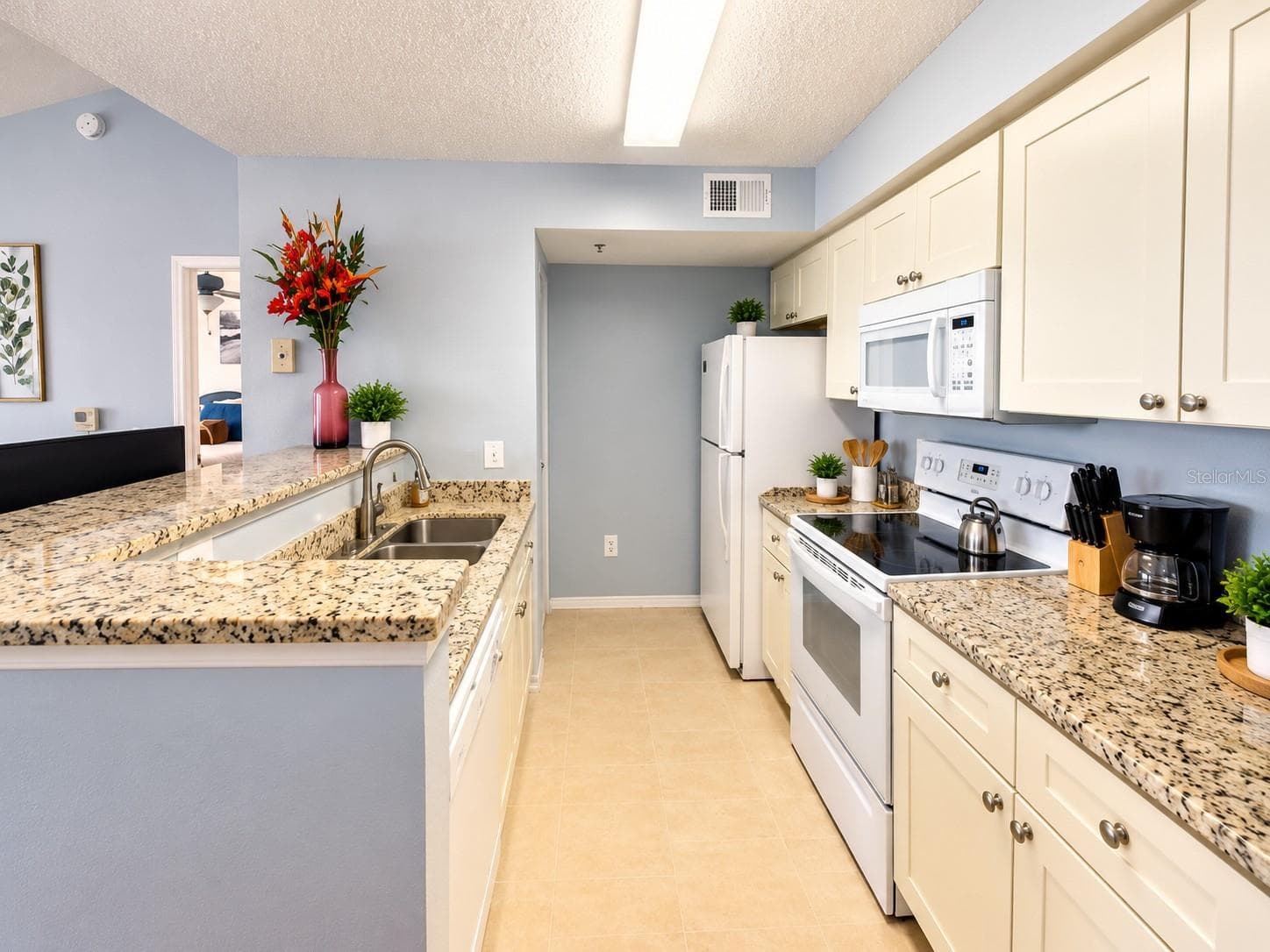 Condominium at 2210 GRAND CAYMAN CT #1733, KISSIMMEE, photo 9 of 32