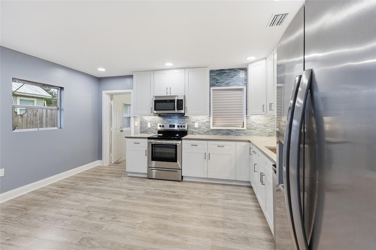 Single Family Residence at 8407 N NEWPORT AVE, TAMPA, photo 6 of 27