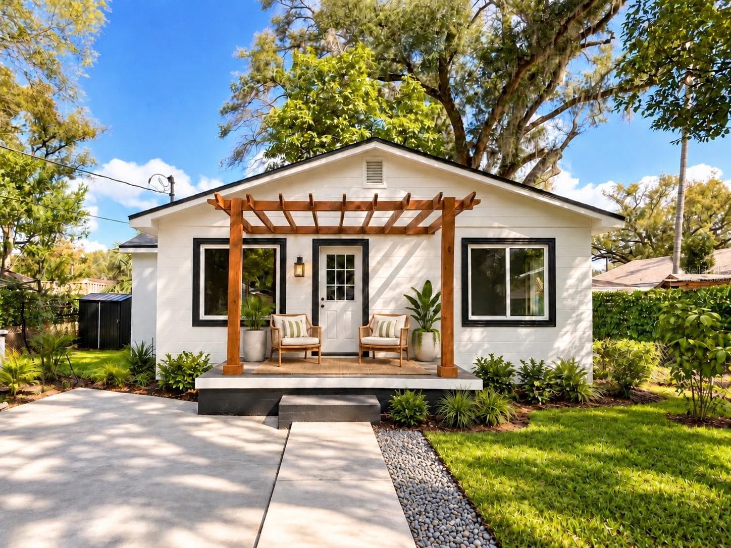 Virtually Staged_Front Exterior - 2102 E CARACAS ST, TAMPA