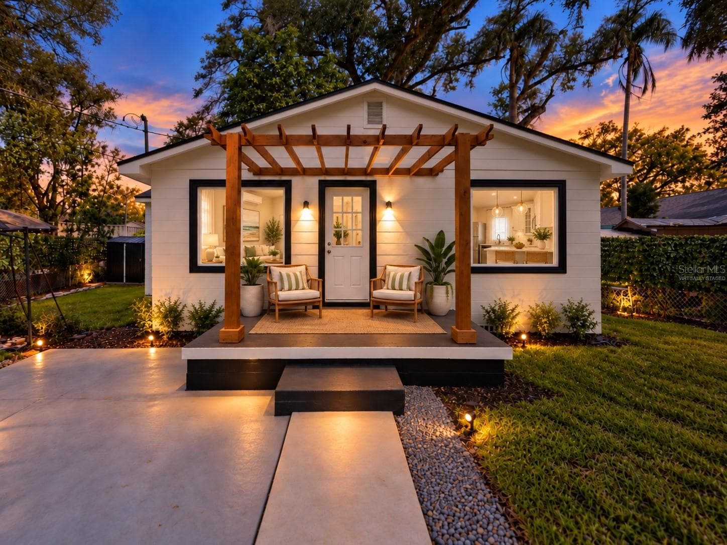 Virtually Staged_Evening_Front Exterior - 2102 E CARACAS ST, TAMPA