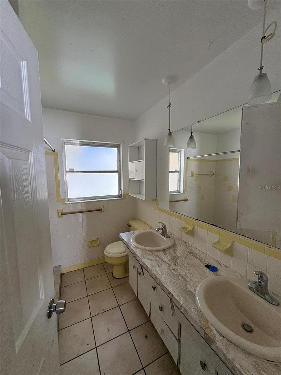 Single Family Residence at 13941 84TH TER, SEMINOLE, photo 11 of 15