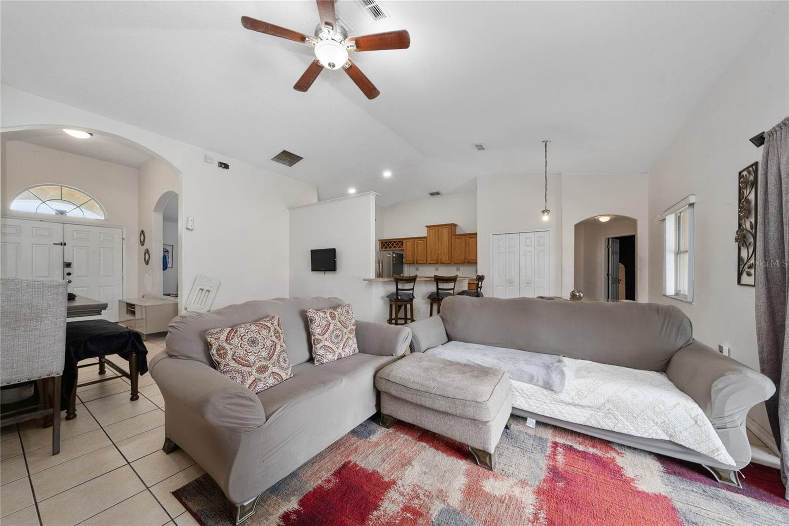 Living Area - 1133 CHICHESTER CT, KISSIMMEE