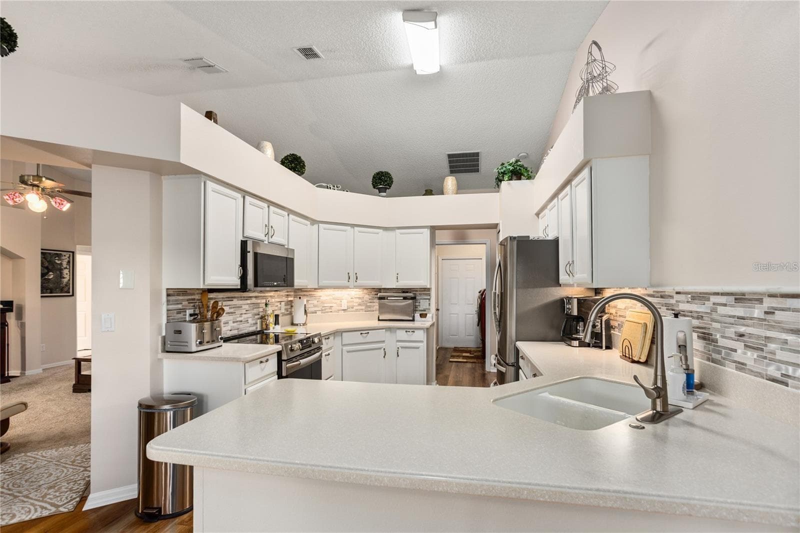 Kitchen - 25233 LOST OAK CIR, LEESBURG