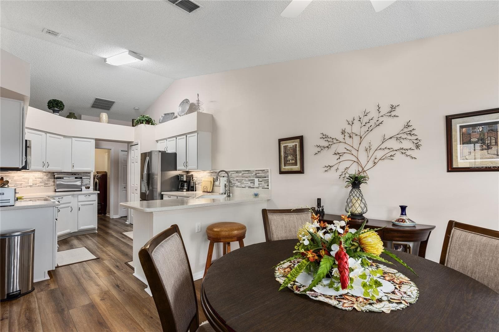 Breakfast Nook - 25233 LOST OAK CIR, LEESBURG