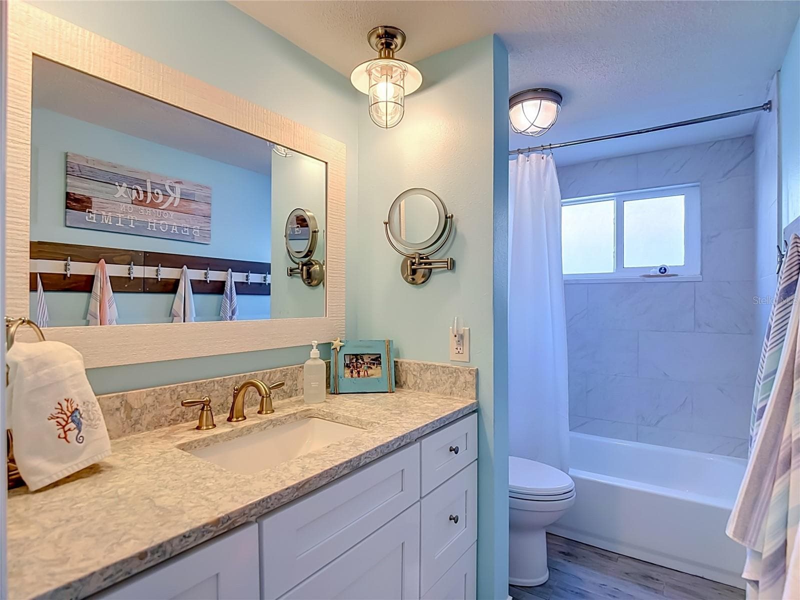 Guest Bathroom - 4951 FORECASTLE DR, NEW PORT RICHEY