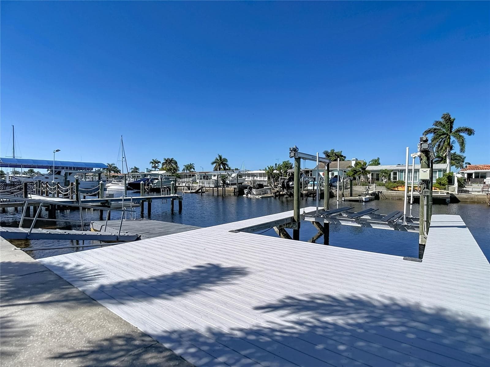 Davit Boat lift - 4951 FORECASTLE DR, NEW PORT RICHEY