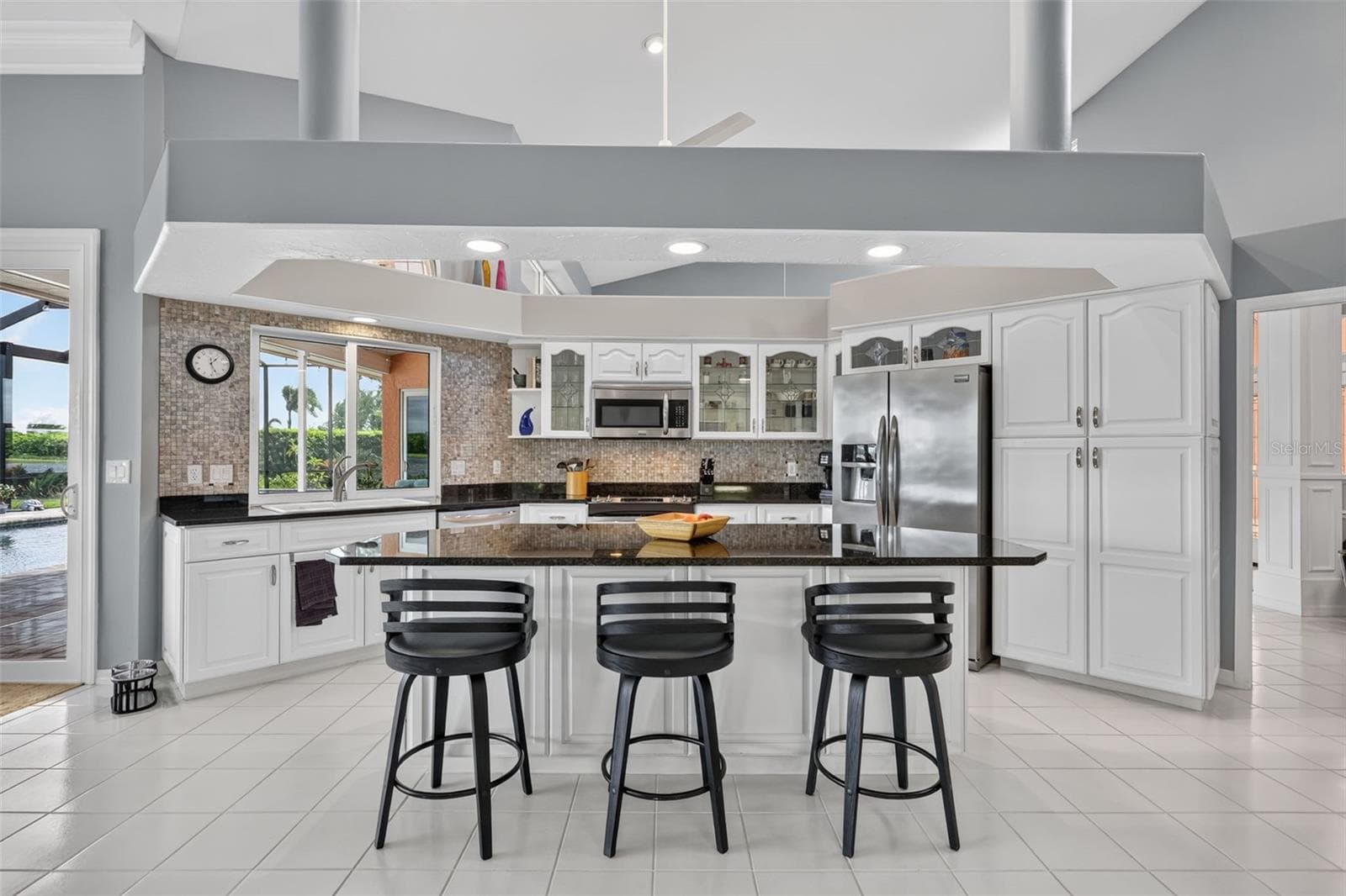 Sit here for appetizers. - 8938 WILD DUNES DR, SARASOTA