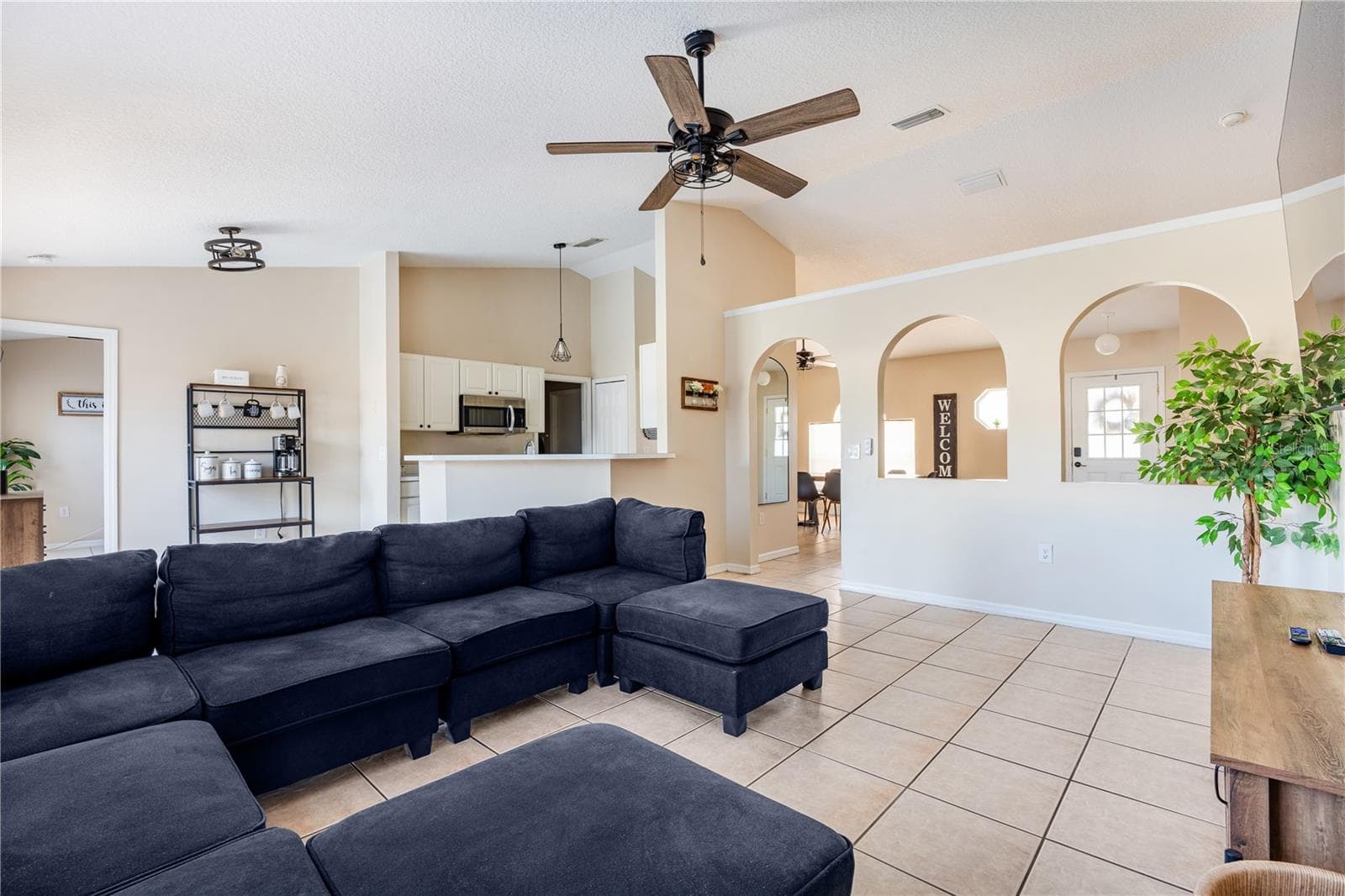 Single Family Residence at 331 MARQUEE DRIVE DR, KISSIMMEE, photo 14 of 31