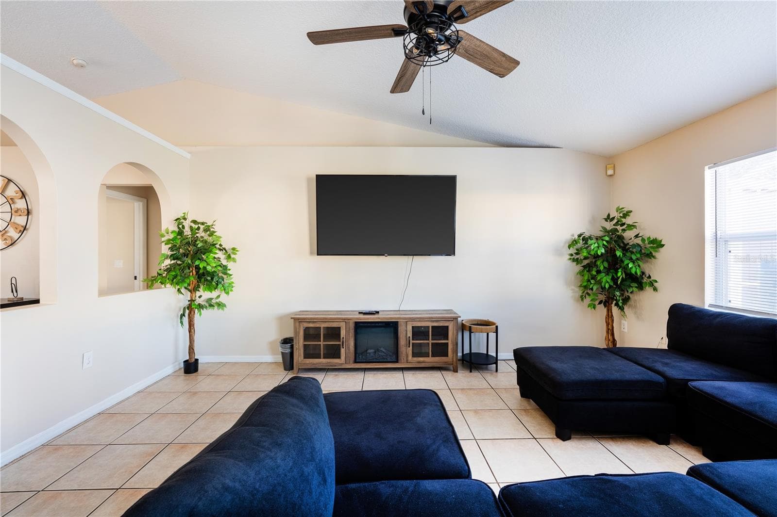 Single Family Residence at 331 MARQUEE DRIVE DR, KISSIMMEE, photo 18 of 31