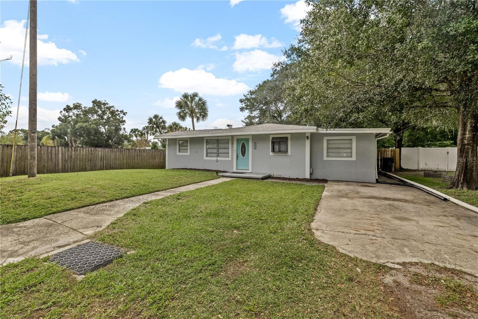 Single Family Residence at 14902 PINECREST RD, TAMPA, photo 3 of 39