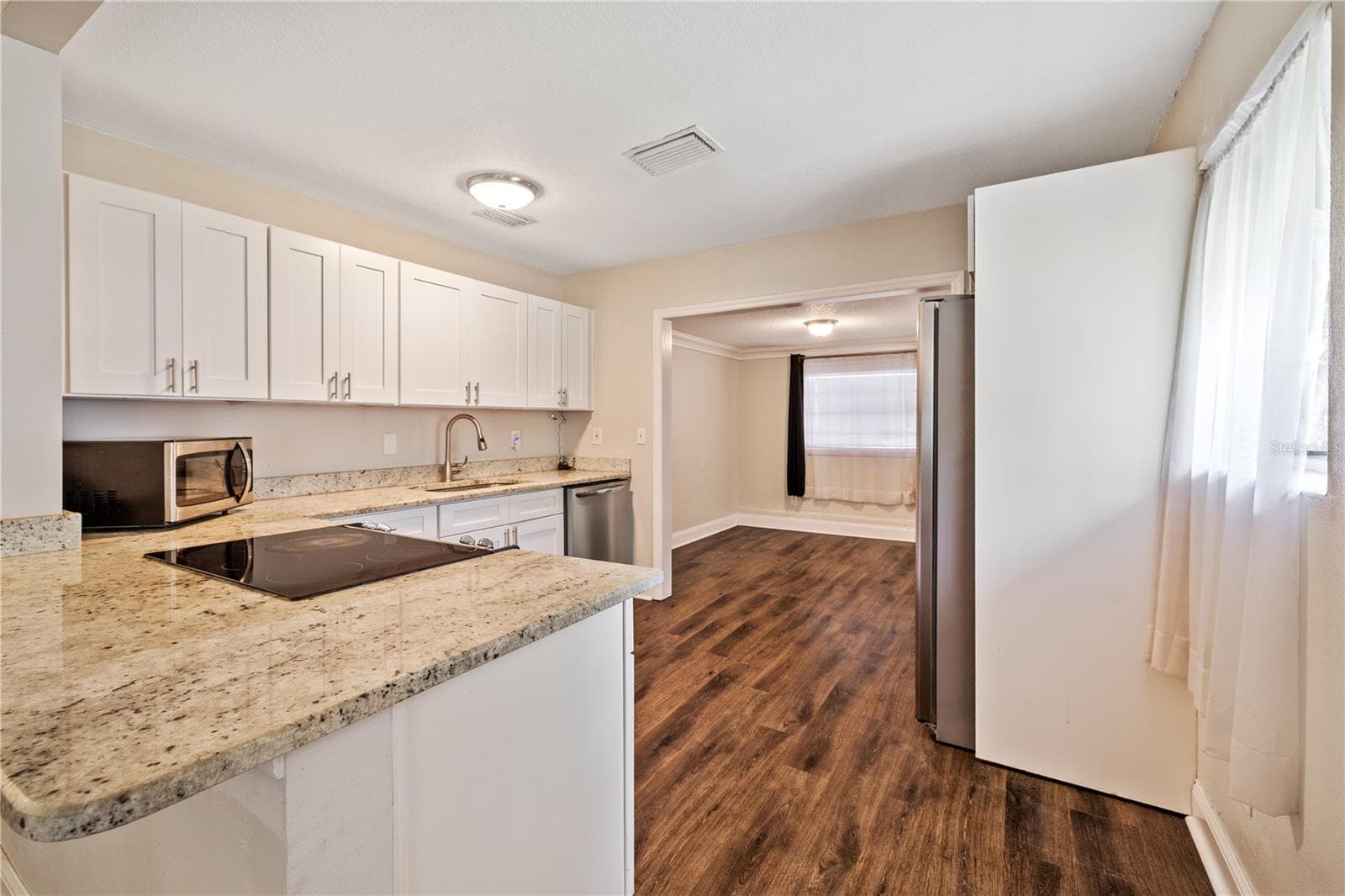 Single Family Residence at 14902 PINECREST RD, TAMPA, photo 4 of 39