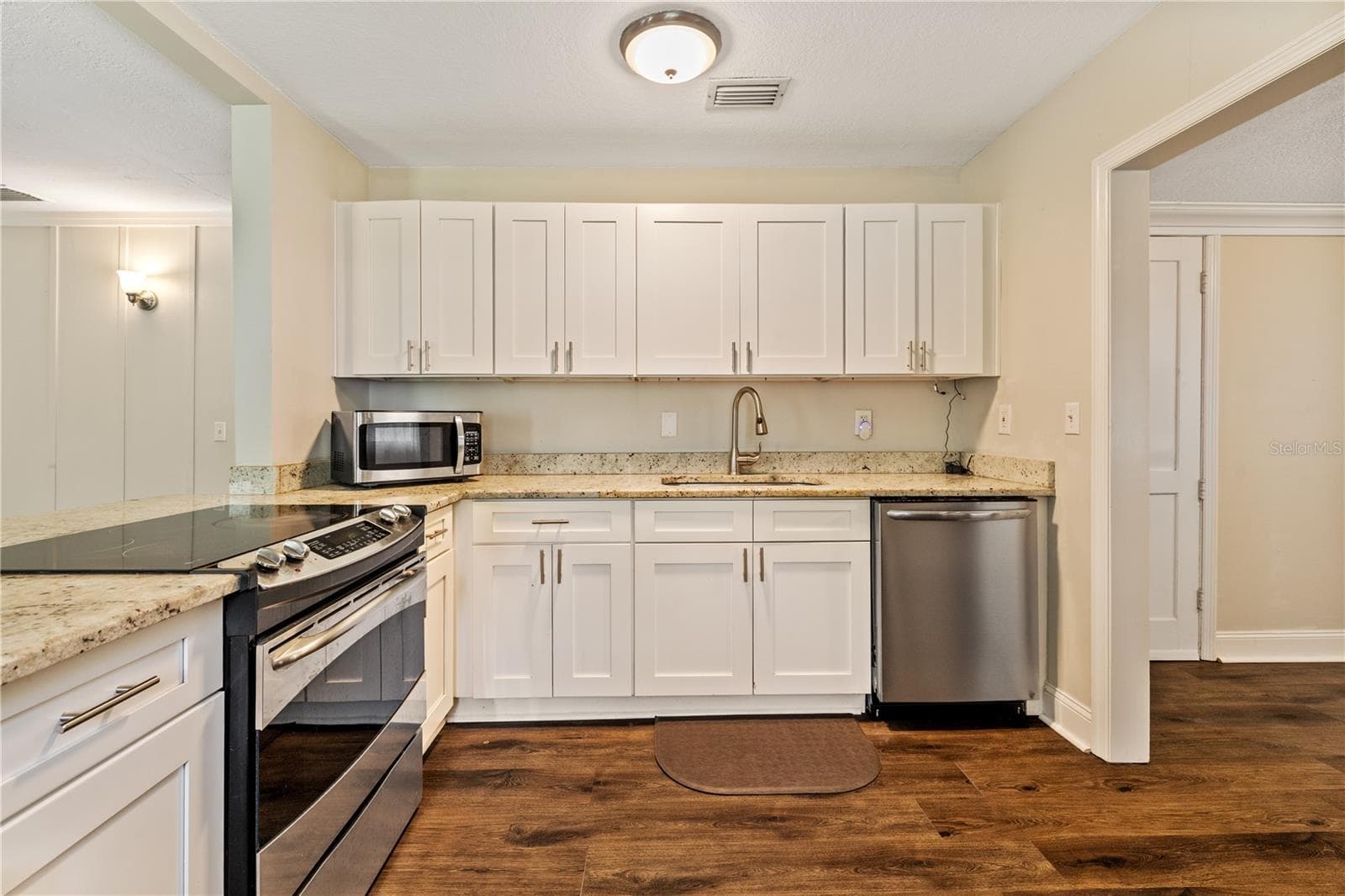 Single Family Residence at 14902 PINECREST RD, TAMPA, photo 5 of 39