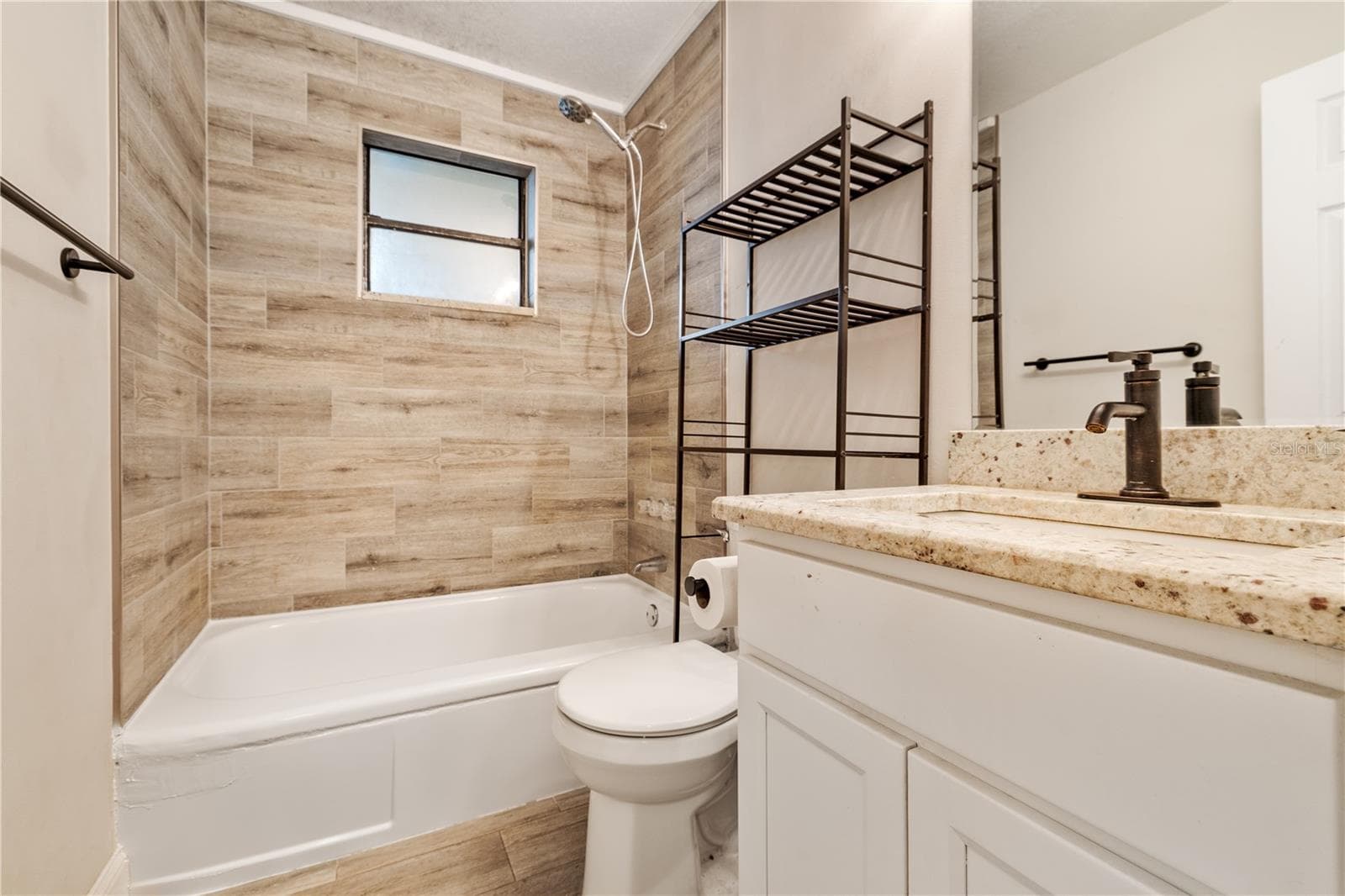 Single Family Residence at 14902 PINECREST RD, TAMPA, photo 13 of 39