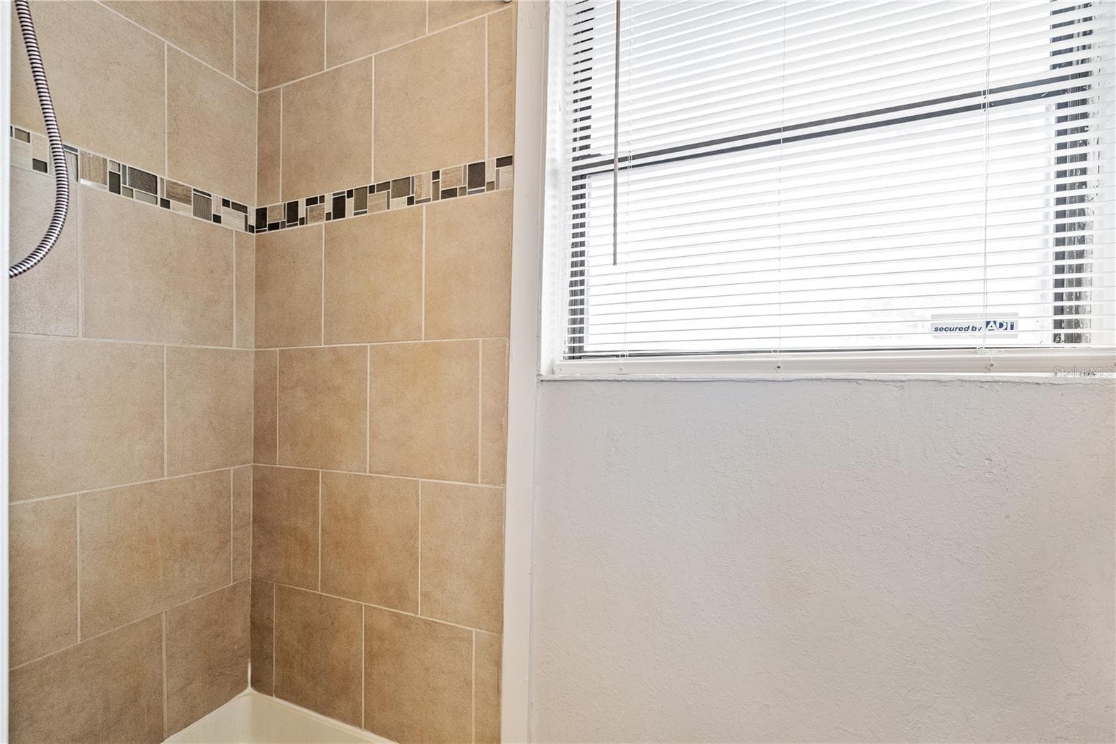 Single Family Residence at 14902 PINECREST RD, TAMPA, photo 20 of 39