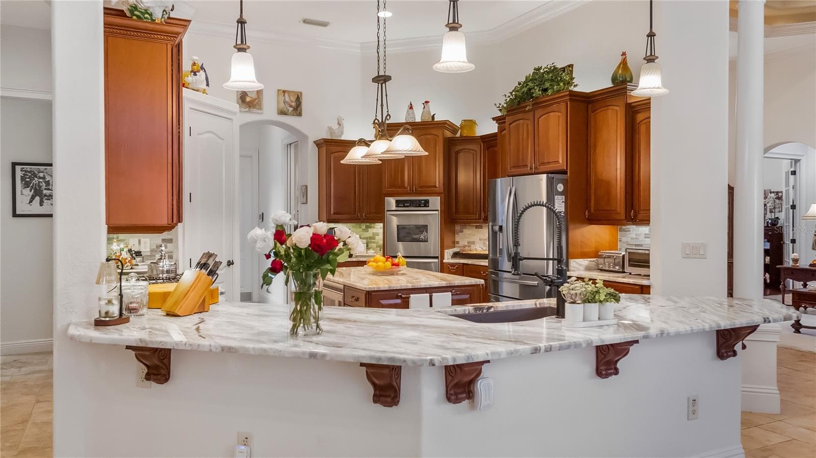 Beautifully Remodeled Kitchen - 9524 SAN FERNANDO CT, HOWEY IN THE HILLS