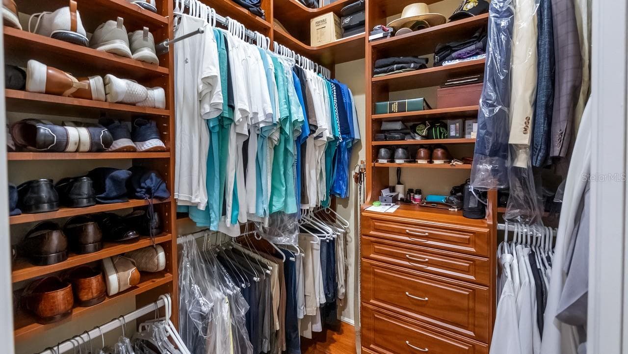 Custom Closets - 9524 SAN FERNANDO CT, HOWEY IN THE HILLS
