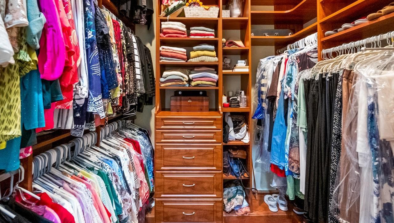 Custom Closets - 9524 SAN FERNANDO CT, HOWEY IN THE HILLS