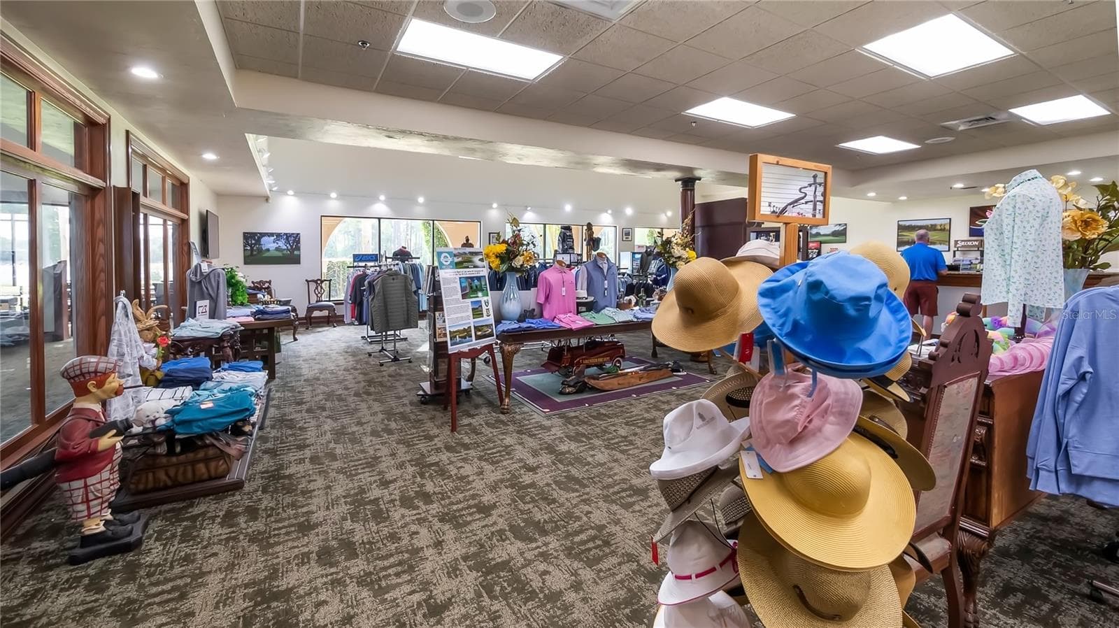 The Pro Shop - 9524 SAN FERNANDO CT, HOWEY IN THE HILLS