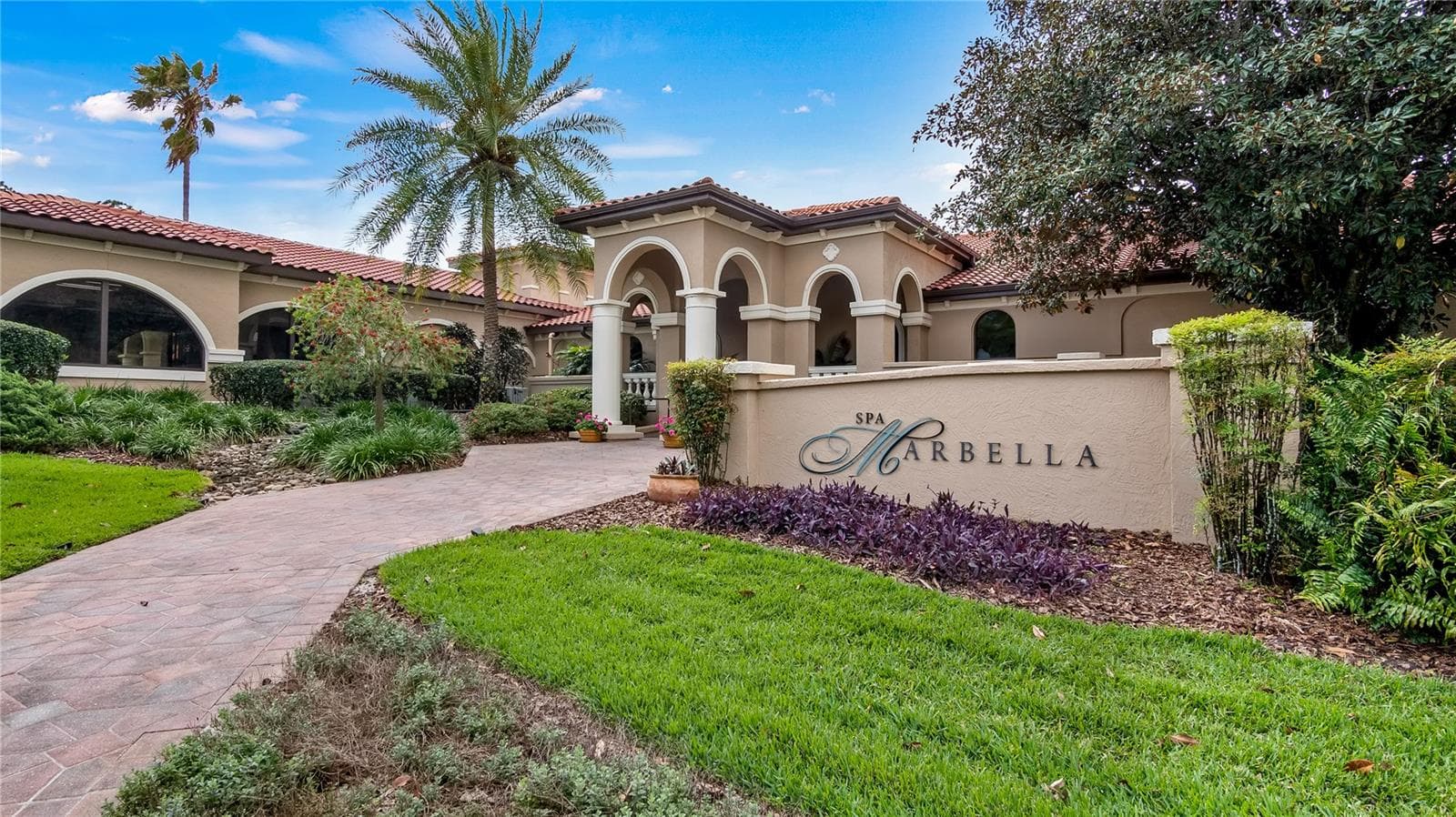 Marbella Spa - 9524 SAN FERNANDO CT, HOWEY IN THE HILLS