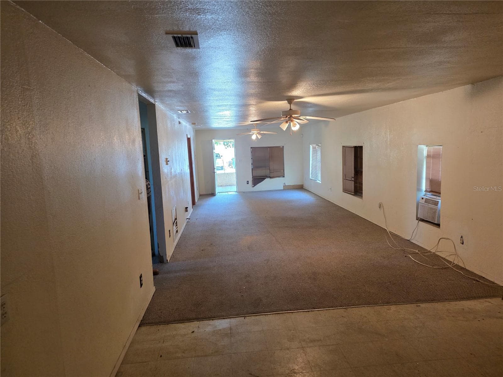 Living Area - 210 12TH ST W, PALMETTO