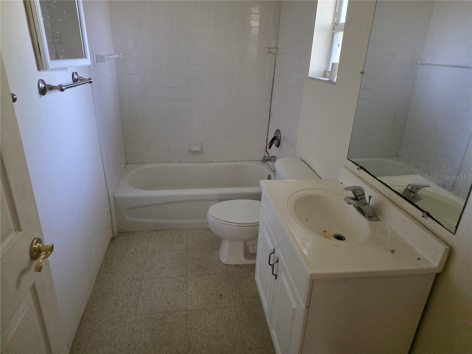 Main Bathroom - 210 12TH ST W, PALMETTO