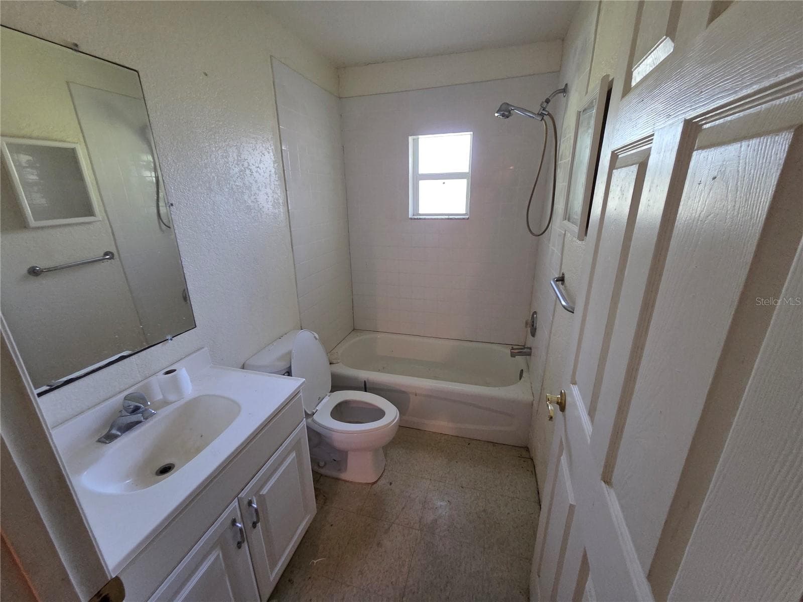 Second Bathroom - 210 12TH ST W, PALMETTO