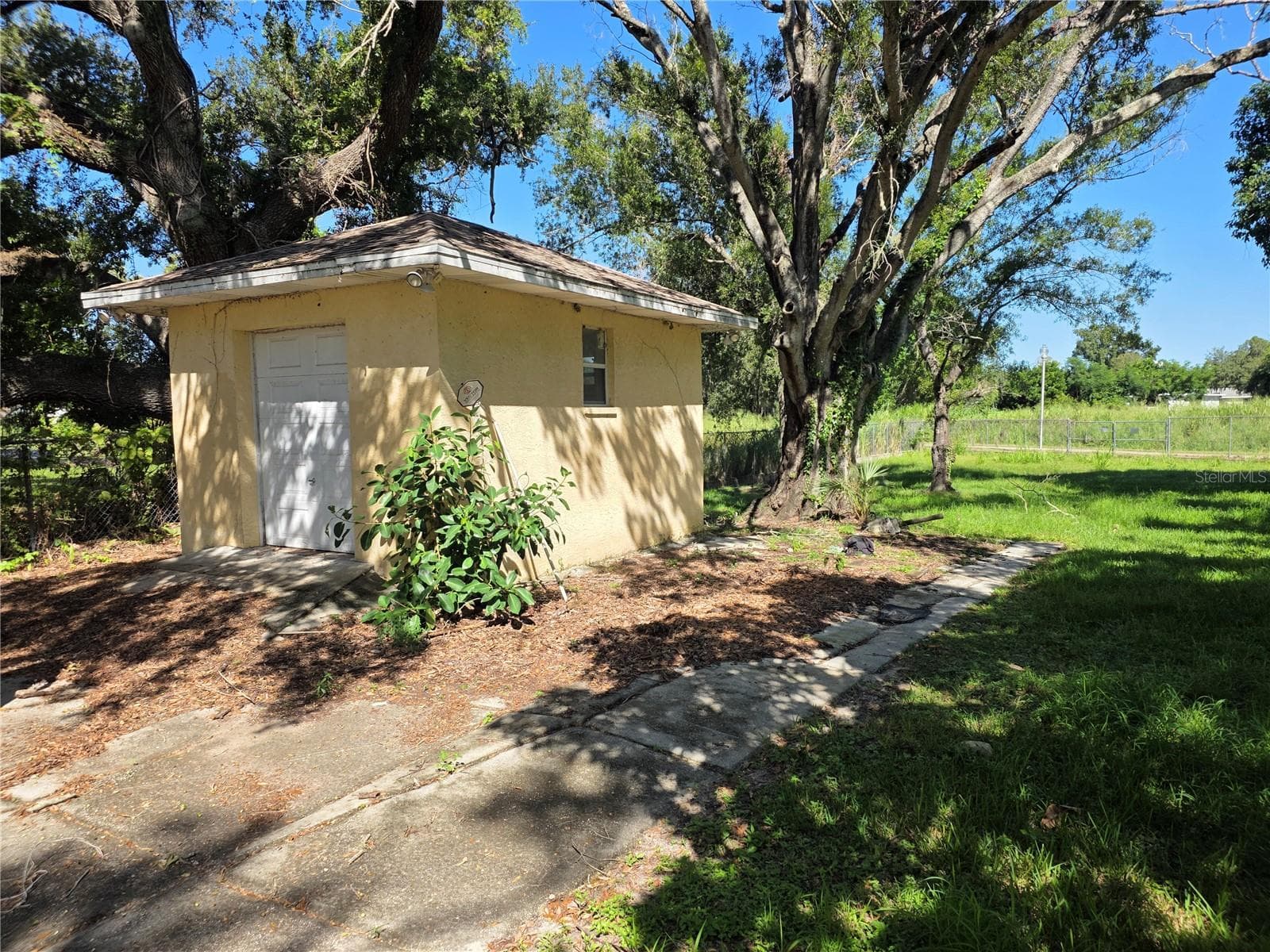 Detached Storage Building - 210 12TH ST W, PALMETTO