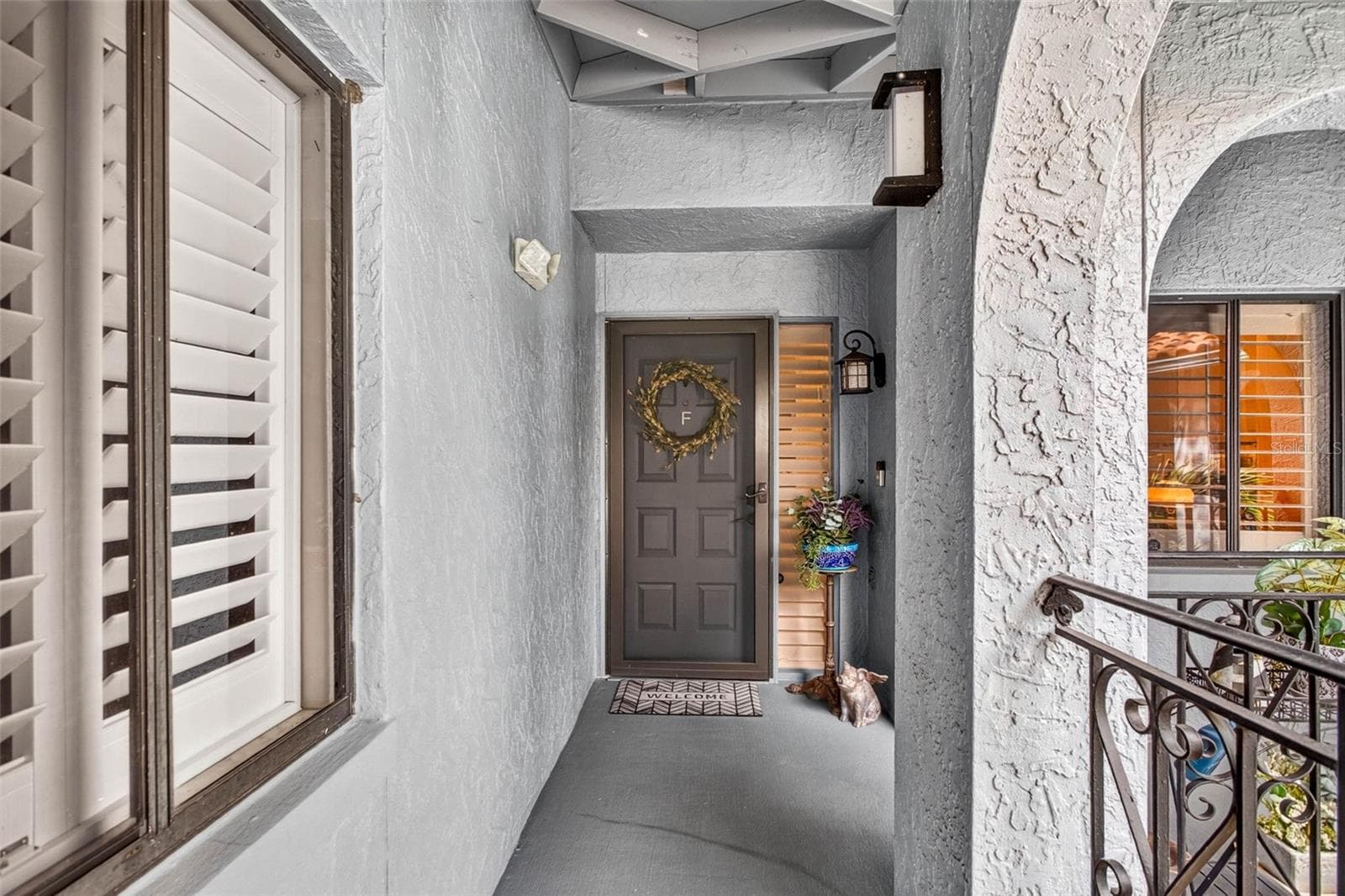 Condominium at 6326 GRAND BAHAMA CIR #F, TAMPA, photo 4 of 34