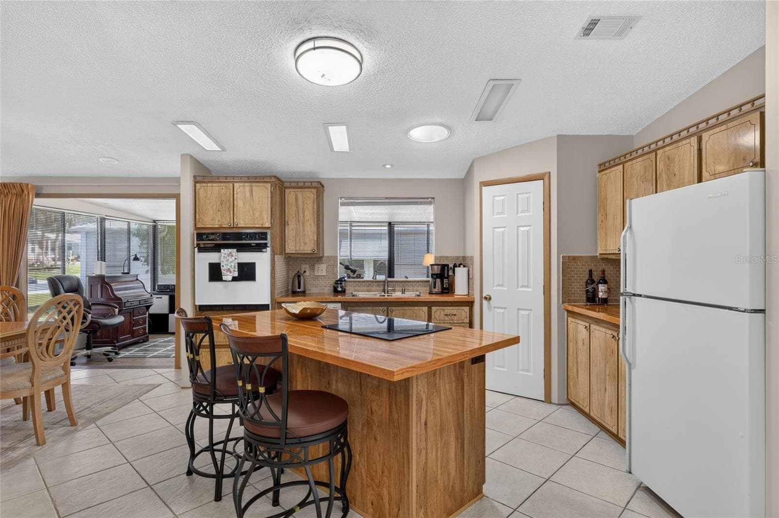 Manufactured Home at 718 ORCHID ST, LADY LAKE, photo 12 of 48
