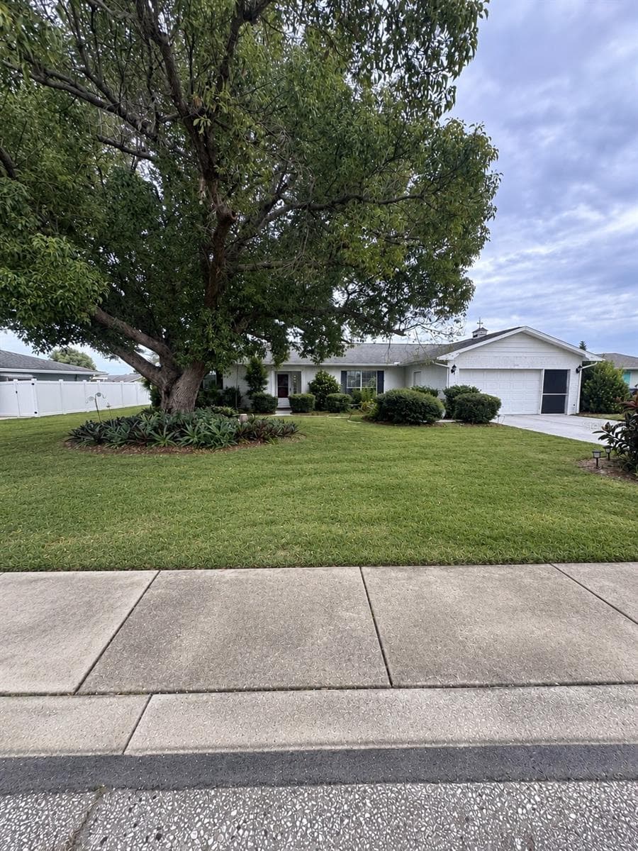 Single Family Residence at 1731 COCO PALM CIR, SUN CITY CENTER, photo 2 of 36
