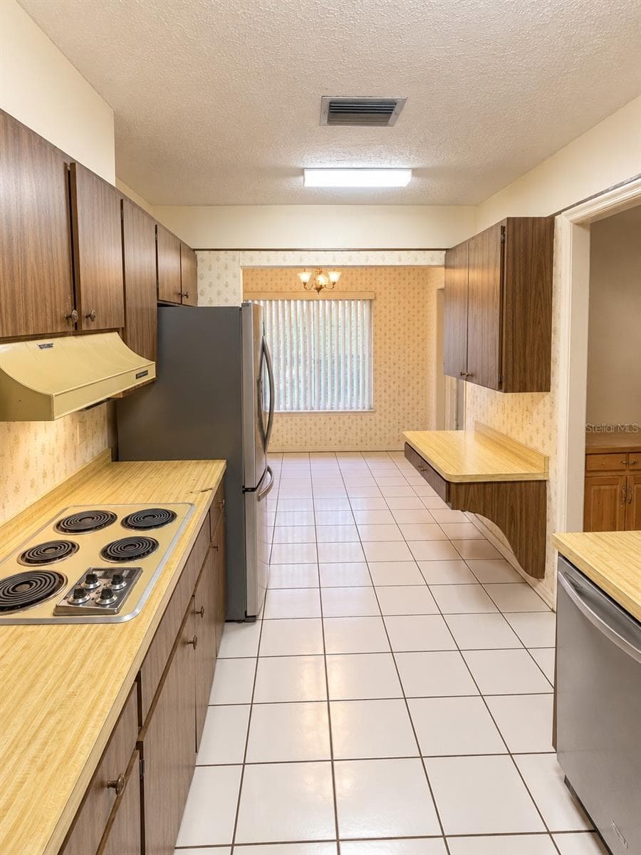 Kitchen - 1731 COCO PALM CIR, SUN CITY CENTER