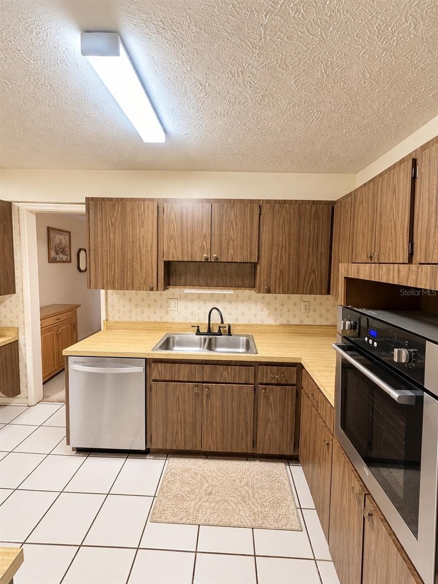 Kitchen - 1731 COCO PALM CIR, SUN CITY CENTER