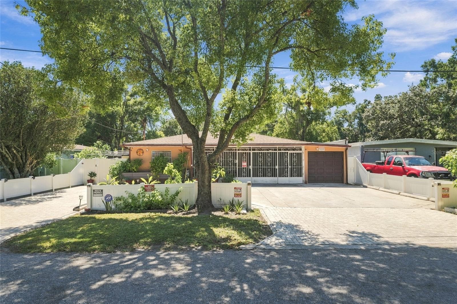 Single Family Residence at 1508 W KNOLLWOOD ST, TAMPA, photo 3 of 58