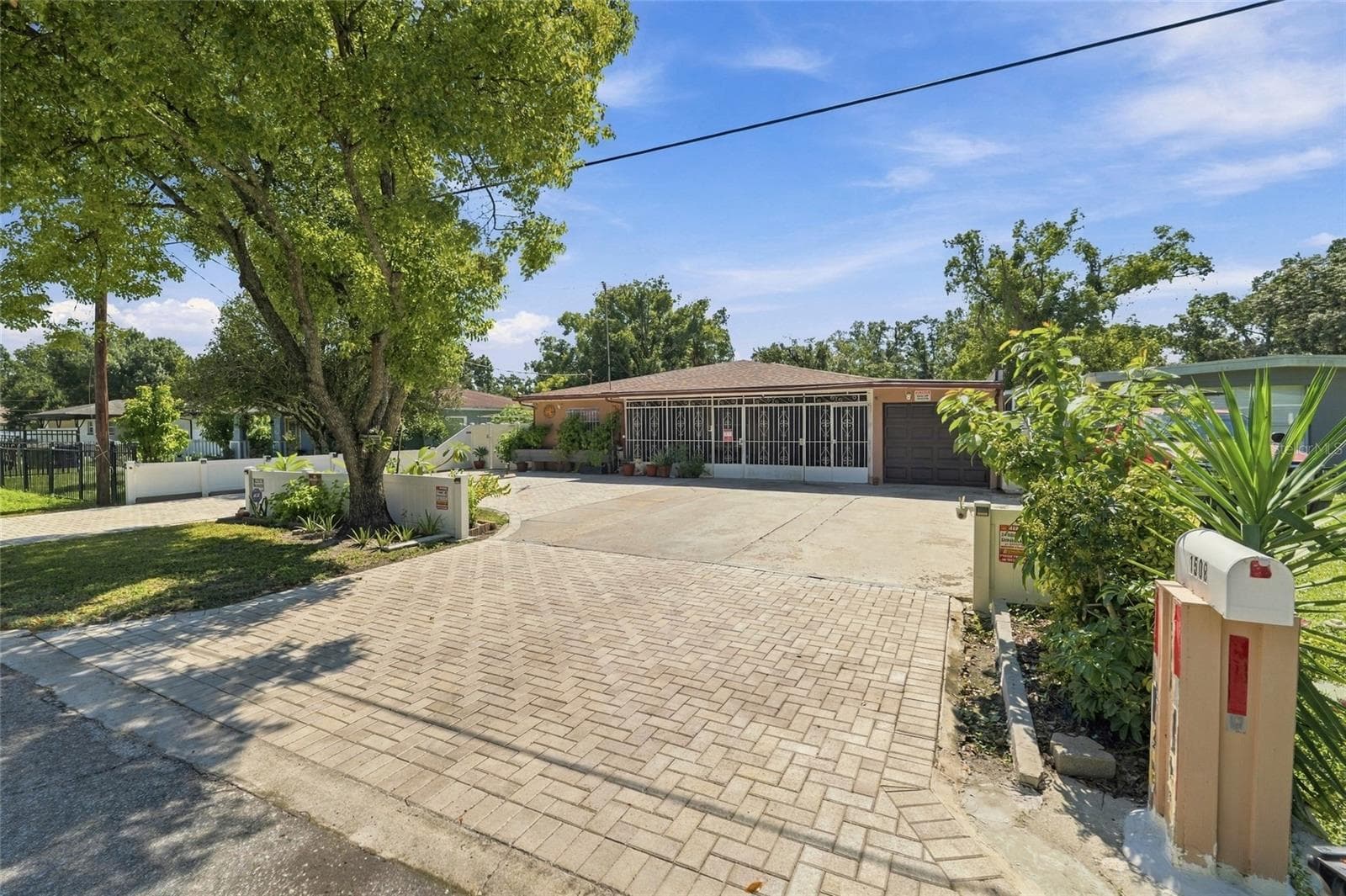 Single Family Residence at 1508 W KNOLLWOOD ST, TAMPA, photo 4 of 58