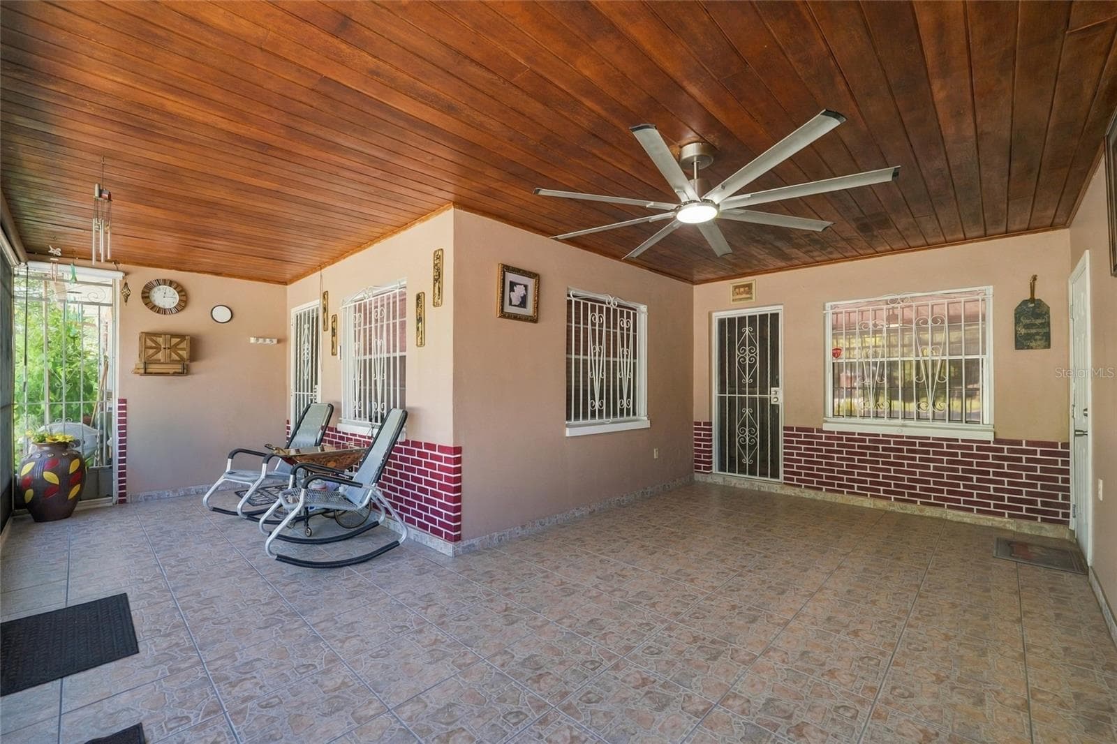Single Family Residence at 1508 W KNOLLWOOD ST, TAMPA, photo 8 of 58