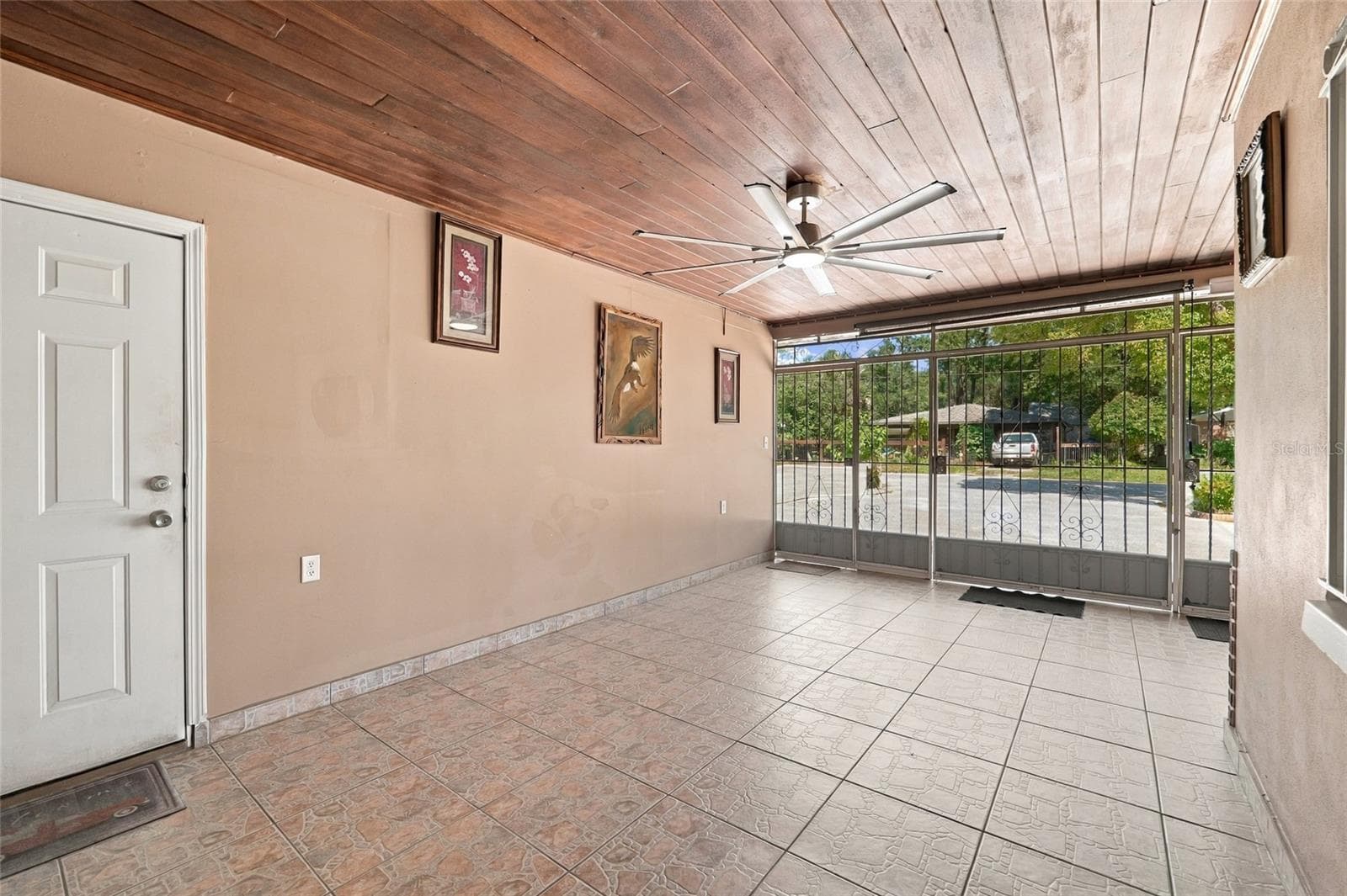 Single Family Residence at 1508 W KNOLLWOOD ST, TAMPA, photo 9 of 58