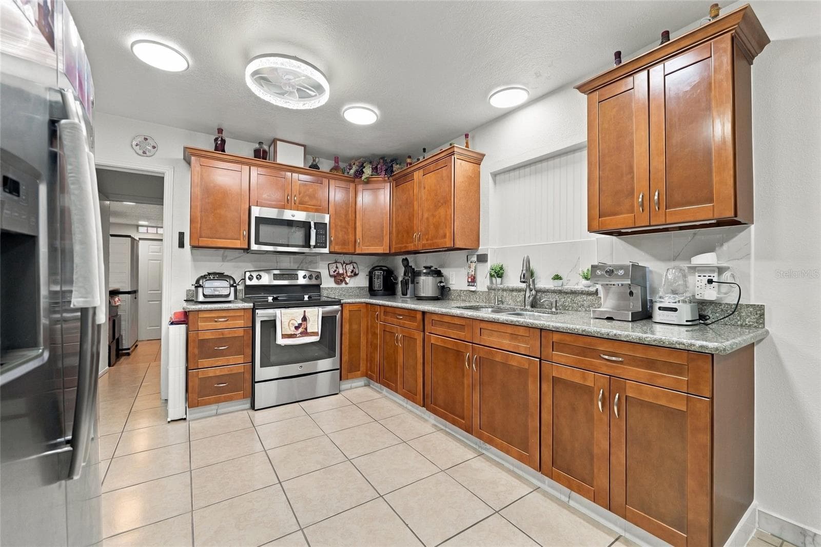 Single Family Residence at 1508 W KNOLLWOOD ST, TAMPA, photo 12 of 58