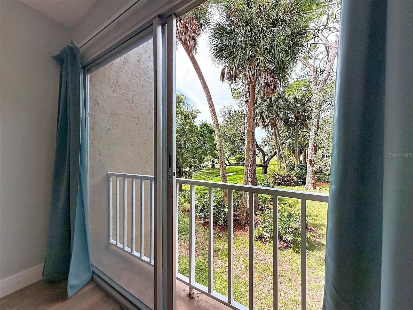 sliders of Dining room - 225 COUNTRY CLUB DR #E252, LARGO