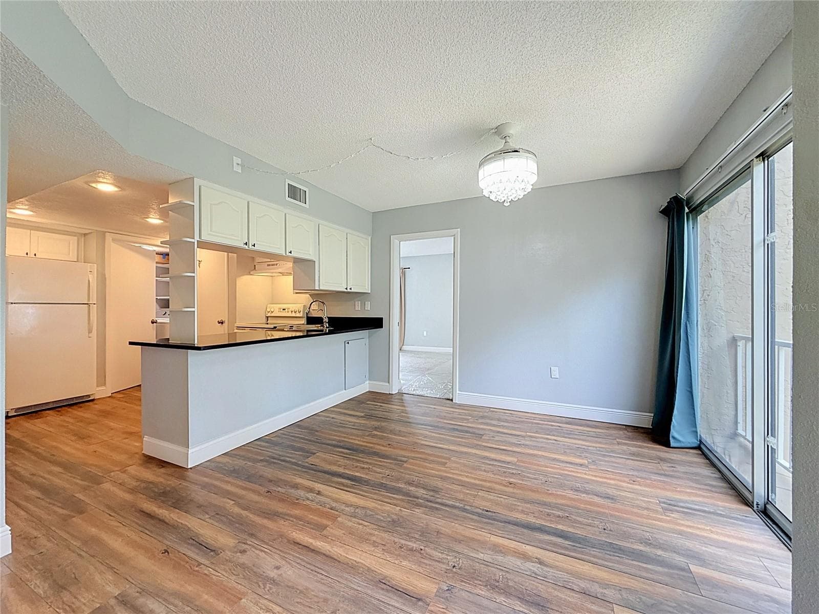 Dining room 11 x 11 - 225 COUNTRY CLUB DR #E252, LARGO