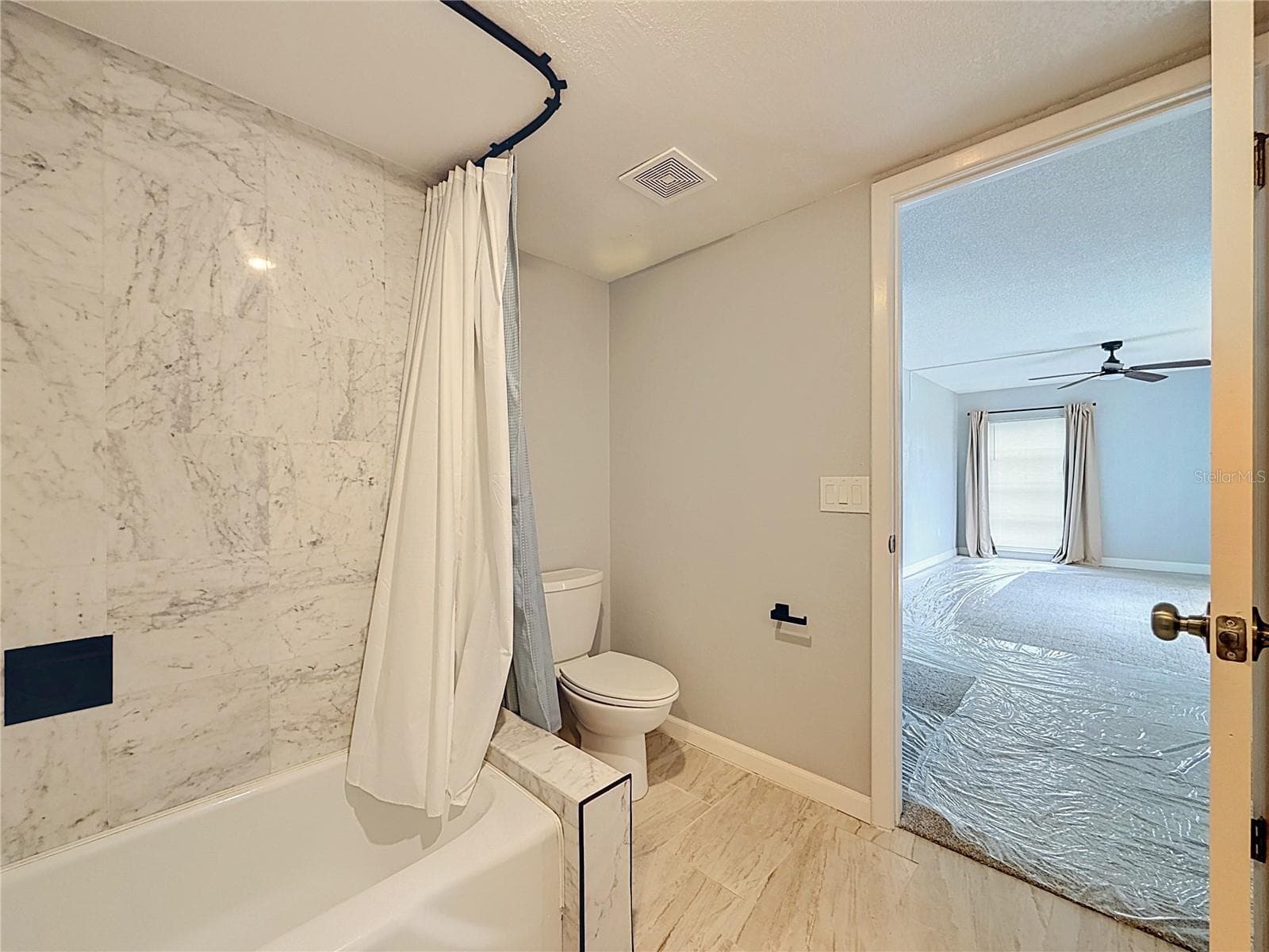 tub - 225 COUNTRY CLUB DR #E252, LARGO