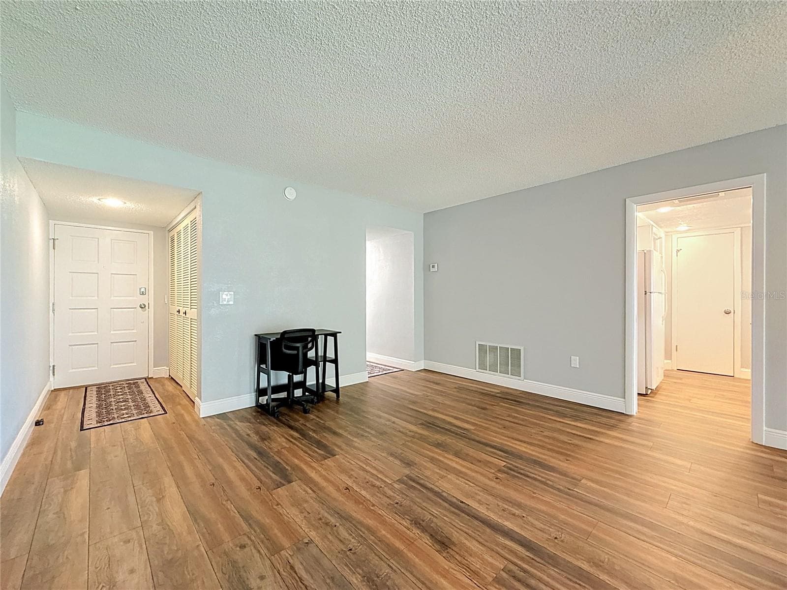Living Room - 225 COUNTRY CLUB DR #E252, LARGO