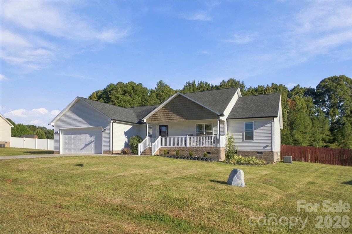 Single Family Residence at 3038 Brody Lane, Maiden, photo 3 of 30